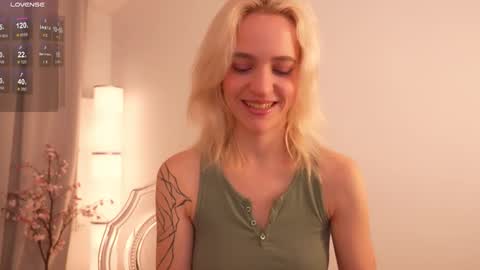 Snapshot of leo_lulu chatting on November 9, 2025, 9:40 am Ashly online show from November 9, 2025, 9:40 am