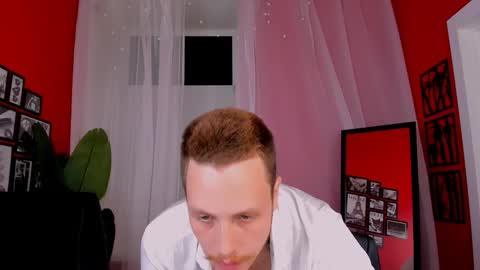 Snapshot of leo_mooree chatting on September 27, 2025, 9:09 pm Leo online show from September 27, 2025, 9:09 pm