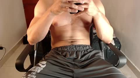 Snapshot of leobardostik chatting on April 5, 2026, 10:18 pm leo online show from April 5, 2026, 10:18 pm