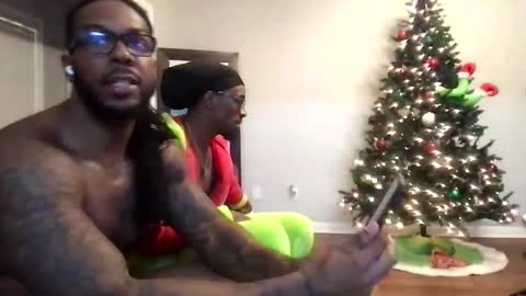 Snapshot of leobrixxx chatting on December 16, 2024, 3:40 am leobrixxx online show from December 16, 2024, 3:40 am