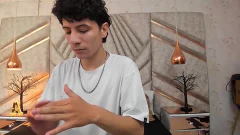 Snapshot of leofeniix chatting on February 22, 2026, 3:40 am Leo online show from February 22, 2026, 3:40 am