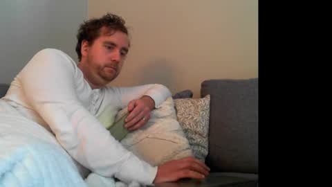 Snapshot of leofromsweden chatting on December 5, 2024, 8:22 am Leofromsweden online show from December 5, 2024, 8:22 am