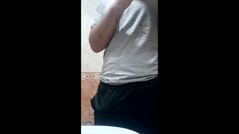 leohot2ss online show from May 13, 2026, 12:13 pm