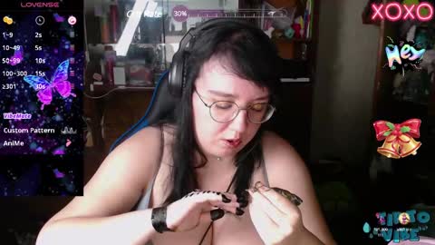 Snapshot of leona_harrison chatting on December 10, 2024, 10:37 pm Leona Harrison online show from December 10, 2024, 10:37 pm