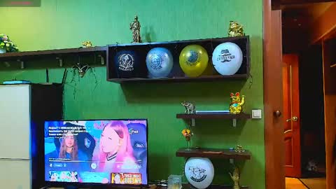 Leona tracie online show from February 27, 2026, 11:38 pm