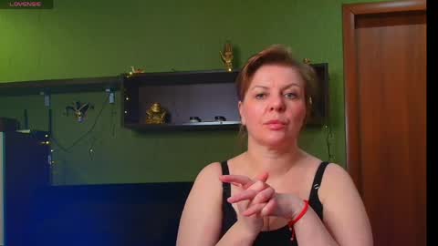 Leona tracie online show from April 24, 2026, 9:56 am