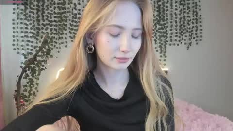 Leona online show from May 14, 2026, 10:55 am