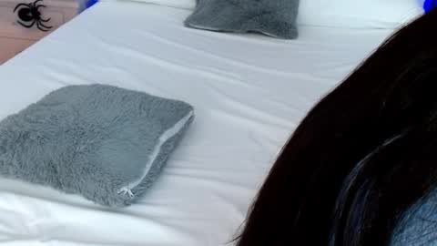 LUCY online show from October 7, 2025, 11:46 pm