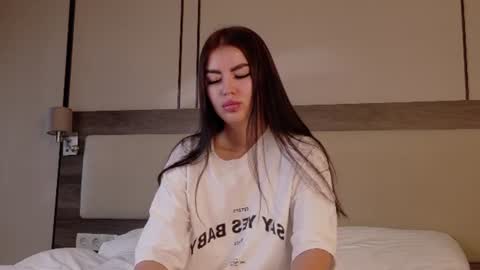 Mila online show from July 9, 2026, 5:33 am