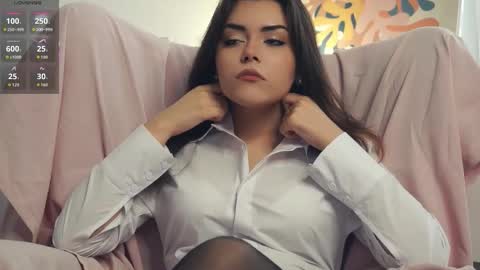 Mia online show from October 16, 2025, 7:20 am