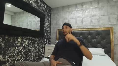Snapshot of leonardgrant_ chatting on February 11, 2025, 4:01 am Leonard online show from February 11, 2025, 4:01 am