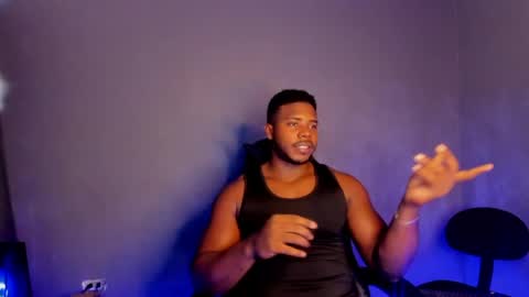 Snapshot of leonardo_jones1 chatting on April 19, 2026, 8:00 pm Leandro jones online show from April 19, 2026, 8:00 pm