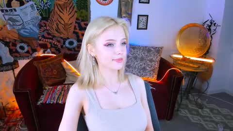 Snapshot of leonastone chatting on September 27, 2025, 5:29 pm leonastone online show from September 27, 2025, 5:29 pm