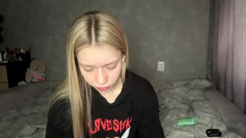 Eva online show from April 22, 2026, 6:05 am