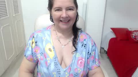 leonela   online show from June 10, 2026, 2:23 am