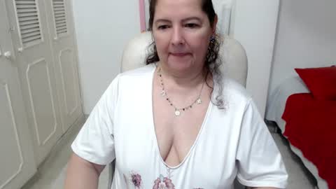 leonela   online show from June 11, 2026, 12:32 am