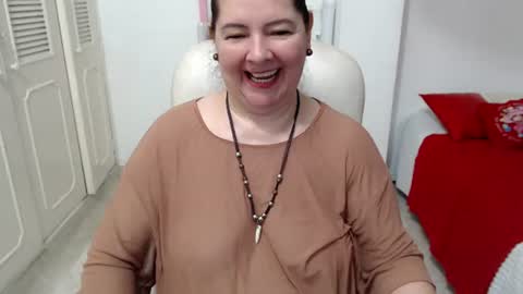 leonela   online show from June 26, 2026, 11:42 pm
