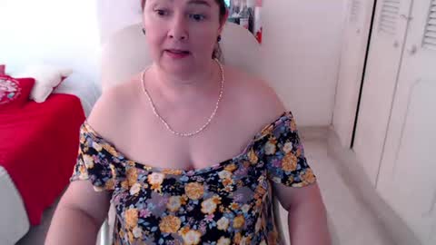 leonela   online show from June 28, 2026, 2:01 pm