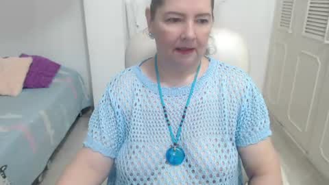 leonela   online show from July 10, 2026, 11:40 pm