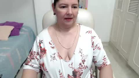 leonela   online show from July 23, 2026, 1:58 am
