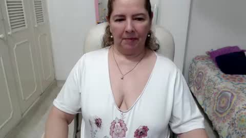 leonela   online show from August 3, 2026, 12:09 am