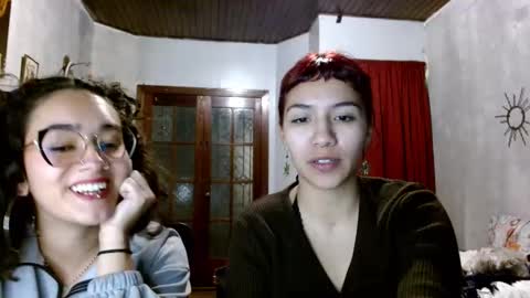 leonela  online show from September 15, 2025, 4:45 am