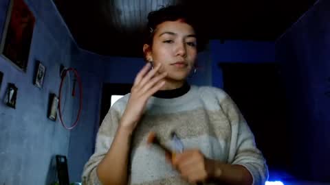 leonela  online show from September 19, 2025, 8:42 pm