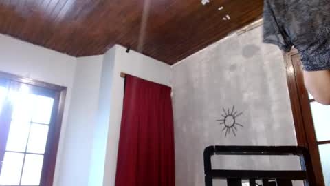 leonela  online show from October 10, 2025, 3:55 pm