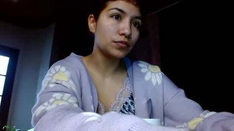 leonela  online show from October 19, 2025, 6:08 pm