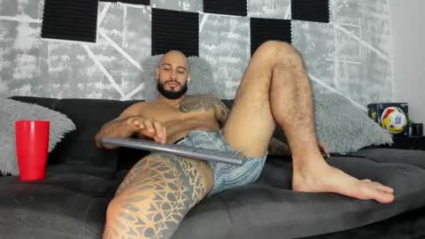 Snapshot of leonidas_k18 chatting on May 23, 2026, 4:29 am ANDRES online show from May 23, 2026, 4:29 am
