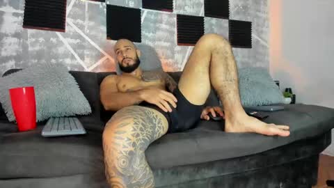 Snapshot of leonidas_k18 chatting on June 1, 2026, 12:23 am ANDRES online show from June 1, 2026, 12:23 am