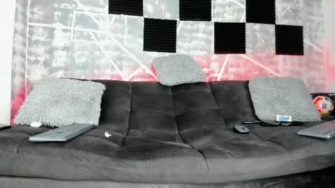 Snapshot of leonidas_k18 chatting on June 23, 2026, 3:26 am ANDRES online show from June 23, 2026, 3:26 am