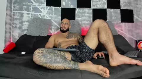 Snapshot of leonidas_k18 chatting on June 23, 2026, 7:34 pm ANDRES online show from June 23, 2026, 7:34 pm