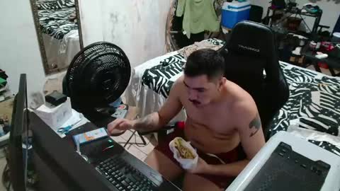 leonino231 online show from May 9, 2026, 2:17 am