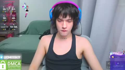 leonkissboy online show from April 22, 2026, 5:58 pm