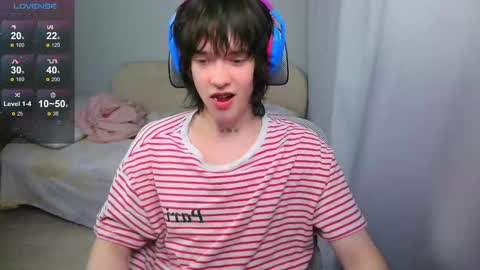 leonkissboy online show from May 12, 2026, 4:59 pm
