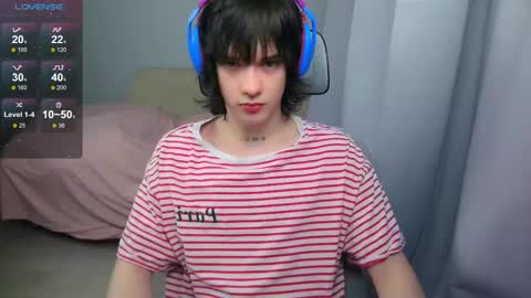 leonkissboy online show from May 13, 2026, 1:19 pm