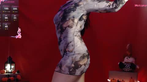 My name is Leonora  Pleasures to see you  Follow me here and instagram  online show from October 15, 2025, 9:15 pm