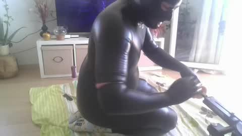 Snapshot of leontorax chatting on April 30, 2026, 1:39 pm T0rax online show from April 30, 2026, 1:39 pm