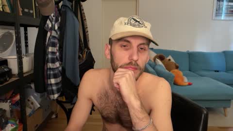 Leon online show from February 18, 2026, 2:57 pm