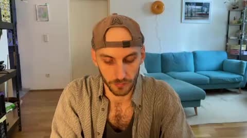 Leon online show from April 30, 2026, 7:14 am