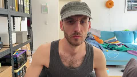 Leon online show from May 21, 2026, 8:10 am