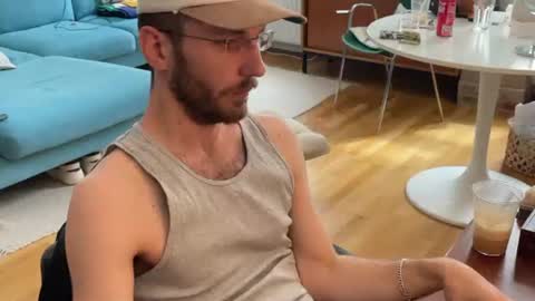 Leon online show from July 7, 2026, 8:29 am