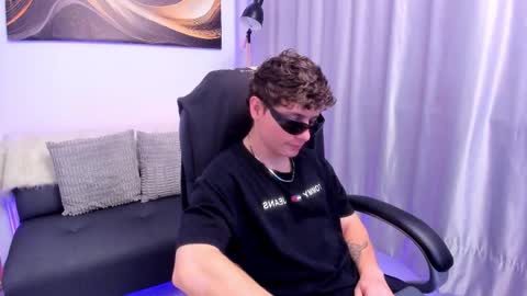 Leo  online show from December 4, 2025, 5:06 am