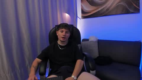 Leo  online show from February 20, 2026, 4:53 am