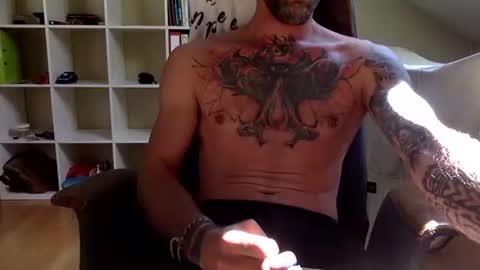 Snapshot of leorojas888 chatting on April 5, 2026, 9:17 am leorojas888 online show from April 5, 2026, 9:17 am