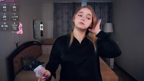 Snapshot of leotafredericks chatting on October 1, 2025, 6:52 am Hello everyone Im Lora Its my first day Were going to have fun together online show from October 1, 2025, 6:52 am