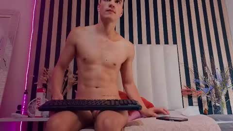 Snapshot of leotease chatting on May 15, 2026, 11:01 pm leotease online show from May 15, 2026, 11:01 pm