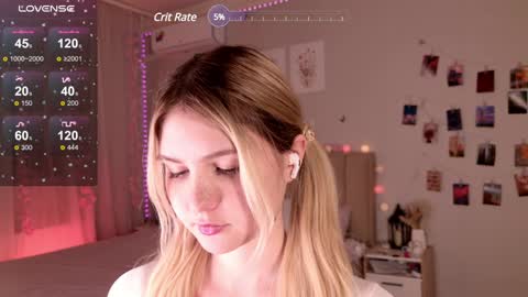 Nicole Moore online show from December 4, 2024, 2:37 pm
