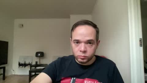 leroidesaulnes online show from November 17, 2025, 1:06 pm